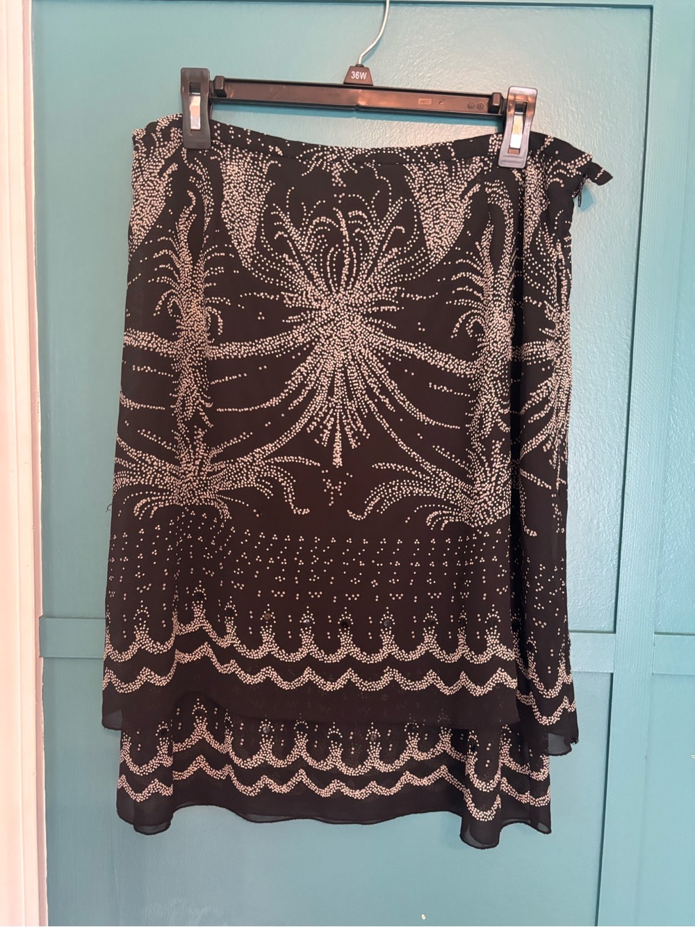 Jones Wear Black and White Printed Layered Skirt w/ Sequin Detail Size 14